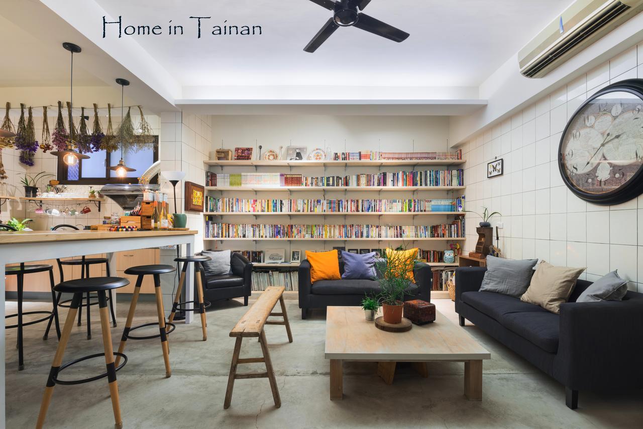 Home In Tainan Esterno foto
