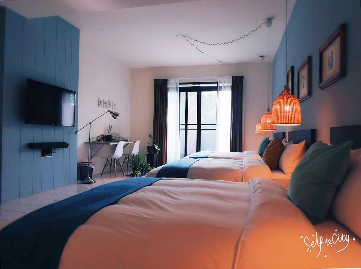 Home In Tainan Esterno foto